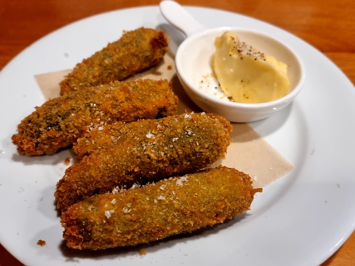 Moons Restaurant And Bar-7